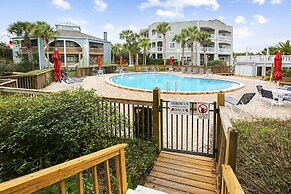 View Ocean & Racquet 8315