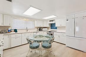 Oceanfront 3BR Condo: Gated, Breathtaking View