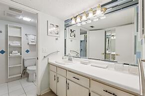 Oceanfront 3BR Condo: Gated, Breathtaking View