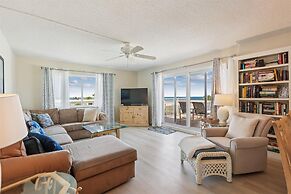 Oceanfront 3BR Condo: Gated, Breathtaking View