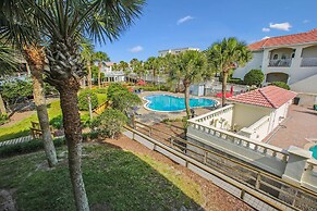 Chic Resort-style Condo, Beachfront & Pool View