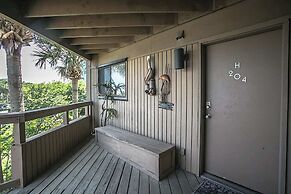 Unwind at St Augustine's Beachfront Oasis