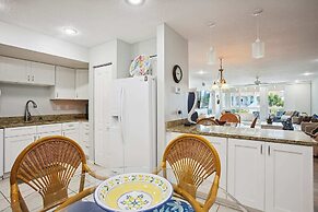 Luxe Oceanfront Retreat: St. Aug Hibiscus D202