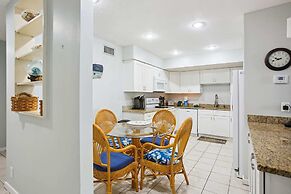 Luxe Oceanfront Retreat: St. Aug Hibiscus D202