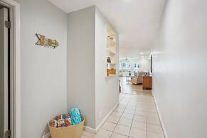 Luxe Oceanfront Retreat: St. Aug Hibiscus D202