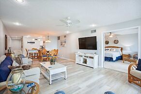 Luxe Oceanfront Retreat: St. Aug Hibiscus D202