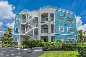 Seaside Haven: Stylish Condo, Garden Views