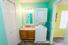 Seaside Haven: Stylish Condo, Garden Views