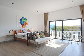 Villa with Jacuzzi &Stunning Seaview V30