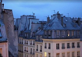 Confidential Room 5, a Stone's Throw From the Louvre