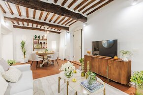The Hidden Alley Apartment