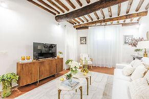 The Hidden Alley Apartment