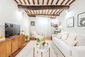 The Hidden Alley Apartment