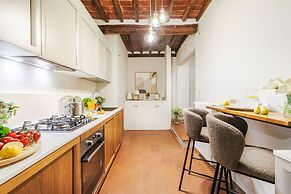 The Hidden Alley Apartment