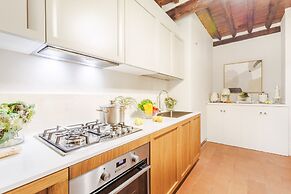 The Hidden Alley Apartment