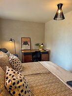 Seaside Retreat & Hotel