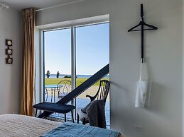 Seaside Retreat & Hotel