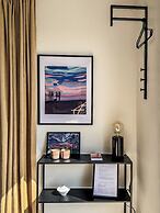 Seaside Retreat & Hotel