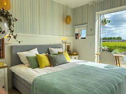 Seaside Retreat & Hotel