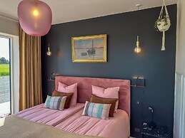 Seaside Retreat & Hotel