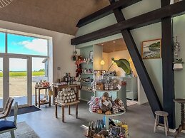 Seaside Retreat & Hotel