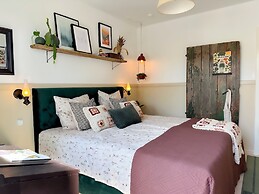 Seaside Retreat & Hotel