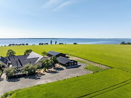 Seaside Retreat & Hotel