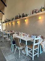 Seaside Retreat & Hotel