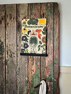 Seaside Retreat & Hotel