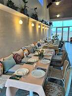 Seaside Retreat & Hotel