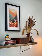 Seaside Retreat & Hotel