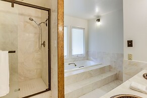5 Mi to Colorado River: Yuma Gem w/ Pool Access!