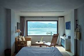 Dali Shuanglang Anqi'erhai Resort Hotel