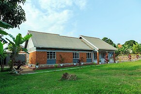 Kandez Holiday Home