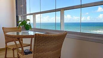 Flat Beira-mar com Varanda Piscina e Academia