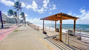 Flat Beira-mar com Varanda Piscina e Academia