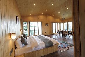 Sansa By The Woods - Manor Mussoorie