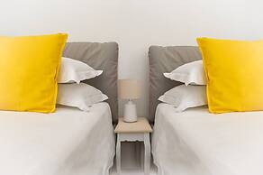 One & Only Lake View Apartment in Central Como