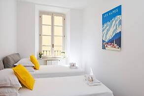 One & Only Lake View Apartment in Central Como