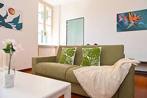 One & Only Lake View Apartment in Central Como
