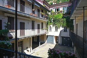One & Only Lake View Apartment in Central Como
