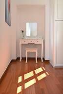 One & Only Lake View Apartment in Central Como