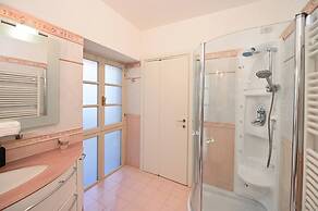 One & Only Lake View Apartment in Central Como