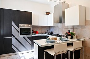 One & Only Lake View Apartment in Central Como