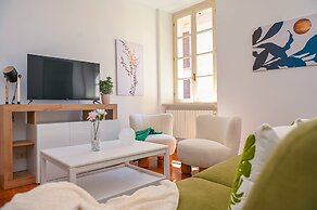 One & Only Lake View Apartment in Central Como