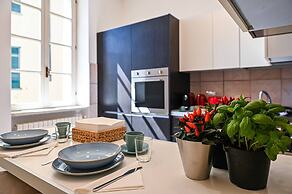 One & Only Lake View Apartment in Central Como