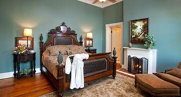 Riverside Inn Bed and Breakfast