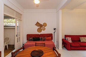 Copacabana com Varanda – 3 min da praia