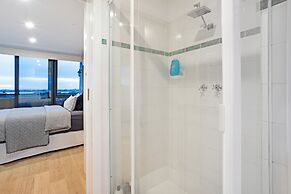 Spectacular Views South Perth1br