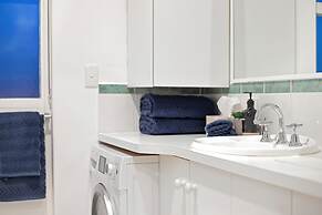 Spectacular Views South Perth1br